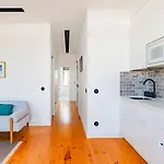 Urban Haven A 2br Modern Retreat Lisboa