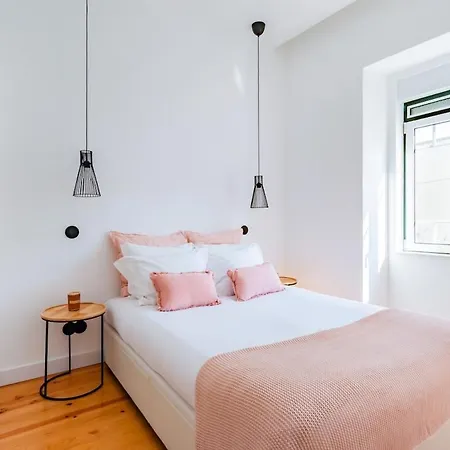 Urban Haven A 2br Modern Retreat Lisbon