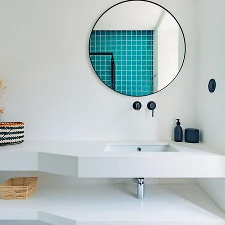 Urban Haven A 2br Modern Retreat Apartment Lisbon