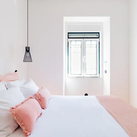 Urban Haven A 2br Modern Retreat Lisboa