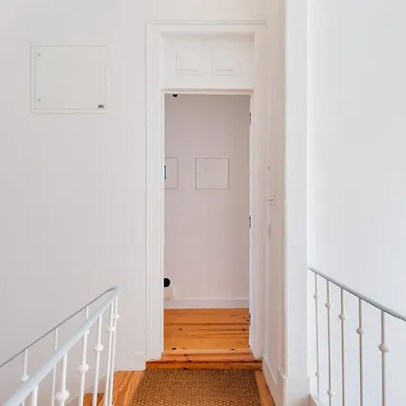 Urban Haven A 2br Modern Retreat Lisboa