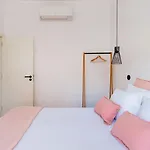 Urban Haven A 2br Modern Retreat Appartamento
